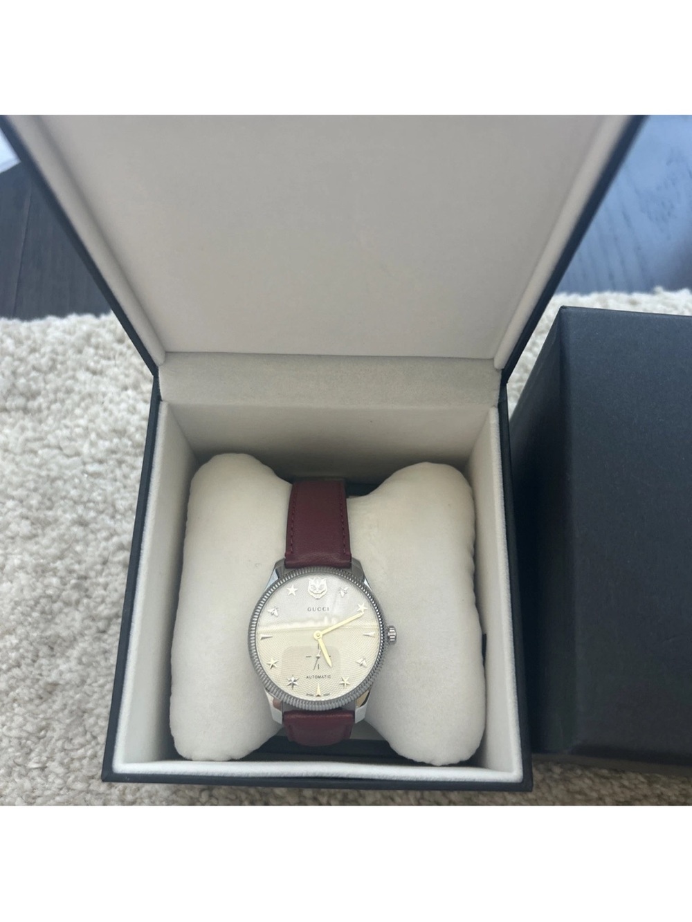 Gucci G-Timeless Automatic 40mm Watch Silver Dial Red Leather Box & Manual